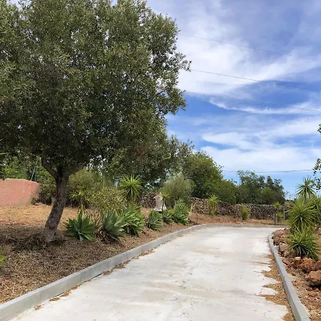 One Bedroom Bungalow With Shared Pool Enclosed Garden And Wifi At