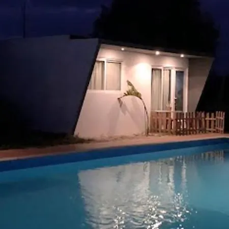 One Bedroom Bungalow With Shared Pool Enclosed Garden And Wifi At سيلفيس