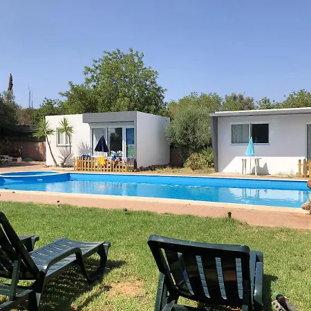 بيت للعطل One Bedroom Bungalow With Shared Pool Enclosed Garden And Wifi At